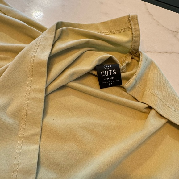 Perfect condition M light yellow men’s AO split hem CUTS t shirt - Picture 5 of 5